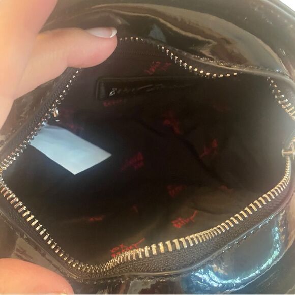 Betsey Johnson XO Wings Black Patent Leather Glow-In-The-Dark Bat Crossover. - Picture 7 of 9